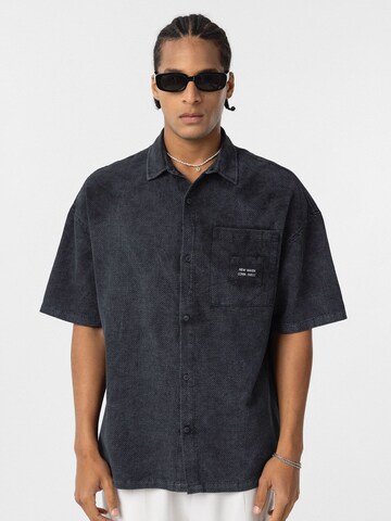 Dandalo Comfort fit Button Up Shirt in Black: front