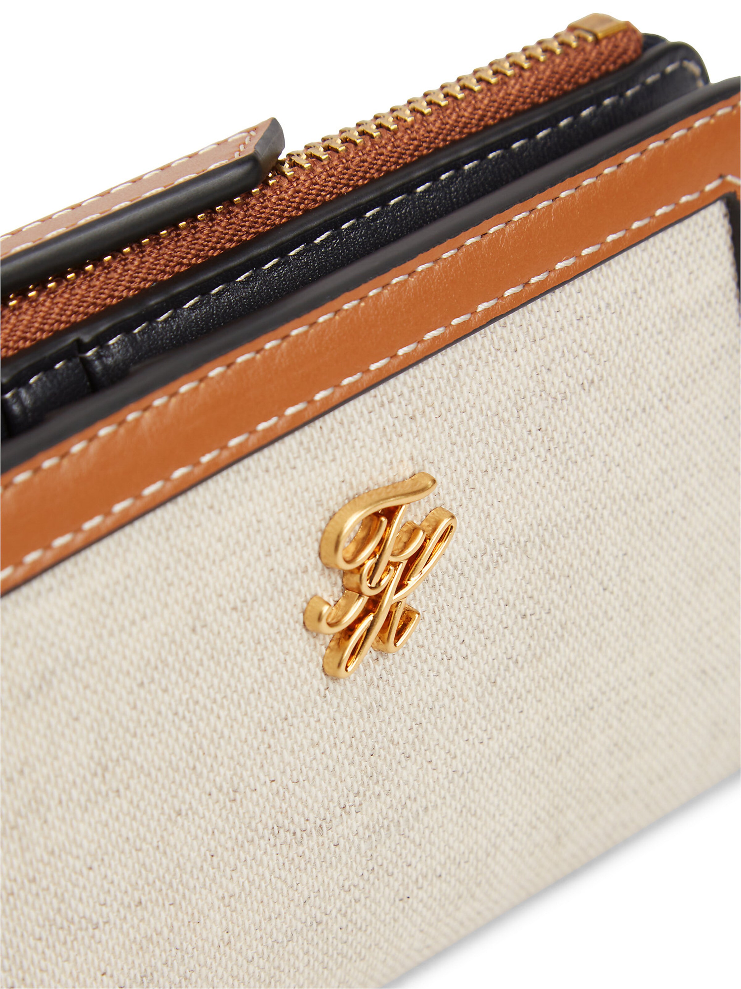 TOMMY HILFIGER Wallet in Beige