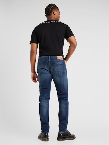 DIESEL Slimfit Jeans '2019 D-STRUKT' in Blauw