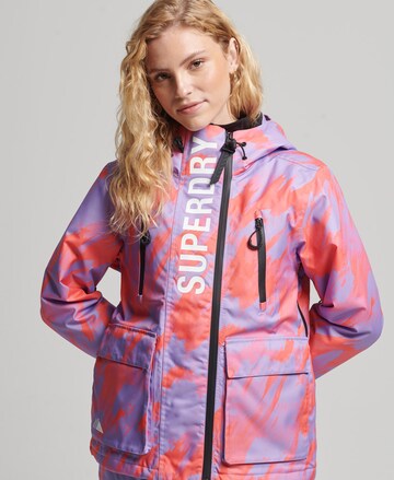 Veste outdoor Superdry en violet : devant