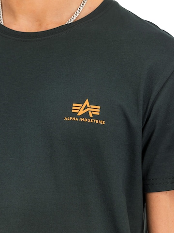 ALPHA INDUSTRIES Shirt 'Basic Small Logo'‌‌ in Grün