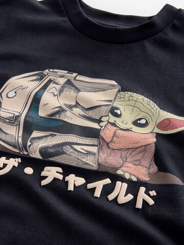 Next Paita 'Mandalorian' värissä musta
