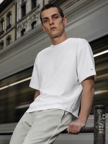 Muscle Up Performance shirt 'Form Tee' in White: front