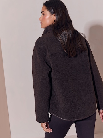 Lipsy Pullover i brun