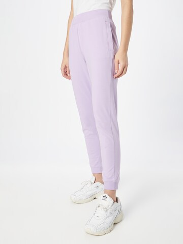 Champion Authentic Athletic Apparel Tapered Hose in Lila: predná strana