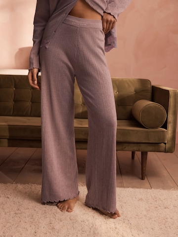 B by Ted Baker - Pierna ancha Pantalón en marrón: frente