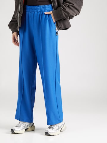 VILA Wide leg Pleat-Front Pants 'WINNIE AYA' in Blue: front