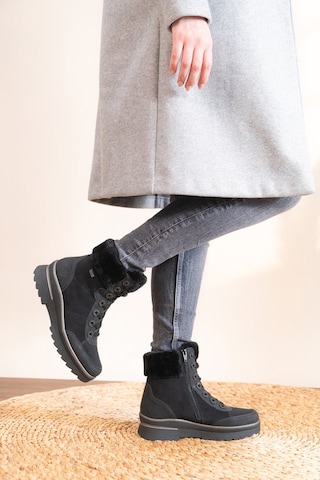 REMONTE Schnürstiefelette in Schwarz: Vorderseite