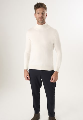 Felix Hardy Пуловер в бяло