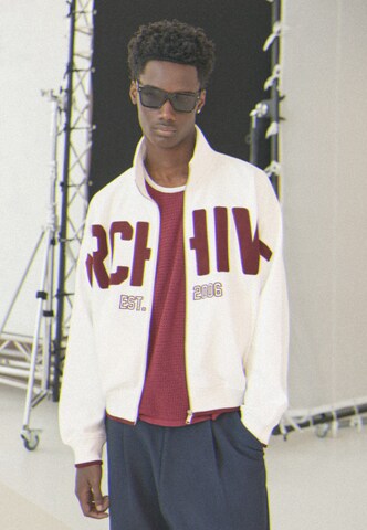 Giacca di felpa 'ARCHIVE' di Bershka in beige
