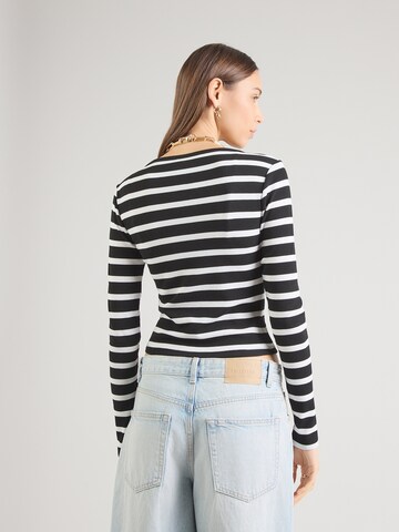 ABOUT YOU Póló 'Cassia' - fekete