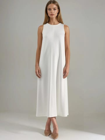 Hiccup Dress in White: front