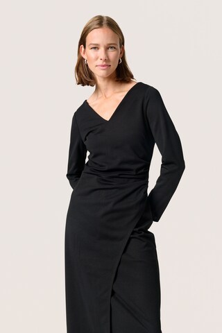 SOAKED IN LUXURY Kleid 'Bea Gia' in Schwarz
