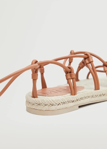 MANGO Sandalen met riem 'Nudito' in Bruin