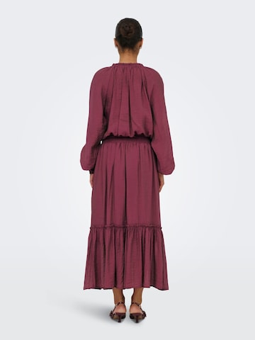 Jaqueline de Yong Rok in Rood