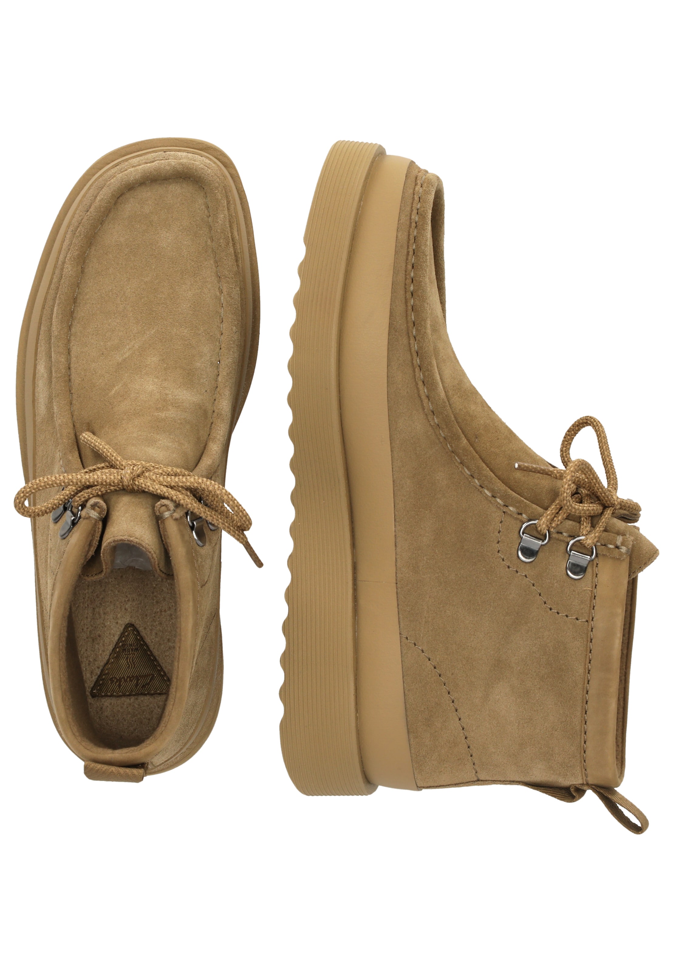 CLARKS Chukka boots 'Wallabee FTR2' in Beige