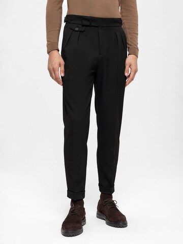 Coupe slim Pantalon à pince Antioch en noir : devant