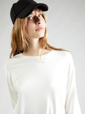 T-shirt 'ROSA' VERO MODA en blanc