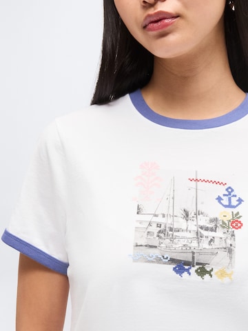 Abercrombie & Fitch - Camisa 'COASTAL BEATNIK SKIMMING BOAT' em branco