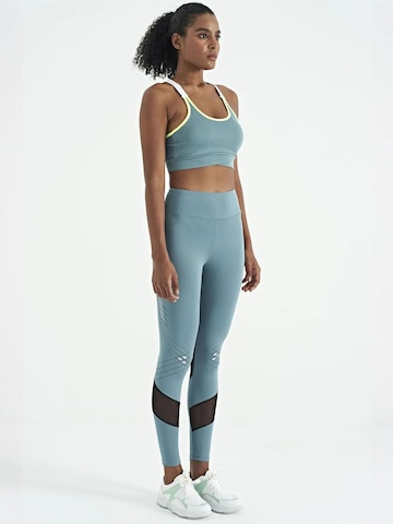 Top sportivo di Tommy Life in blu