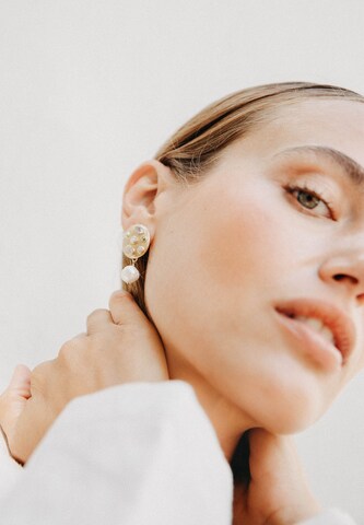 Haze&Glory Earrings in Gold: front