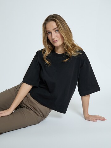 Peppercorn T-Shirt 'Fiola' in Schwarz