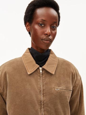 ARMEDANGELS Kordjacke PADDED ICONIC Å in Braun