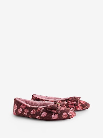 B by Ted Baker Pantofle – hnědá