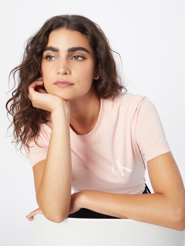 Calvin Klein T-shirt i rosa