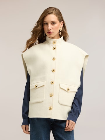Gilet MOTIVI en beige : devant