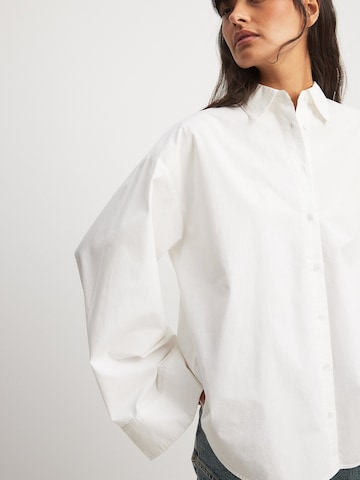 NA-KD Blouse in White: front