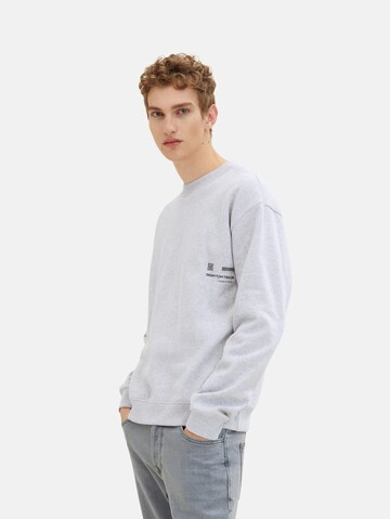 TOM TAILOR DENIM Sweatshirt in Grijs