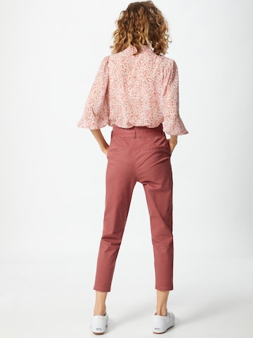 Coupe slim Pantalon à pince ONLY en rouge