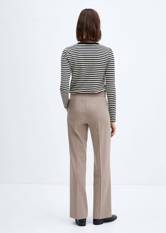 Regular Pantalon à plis 'Chloe' MANGO en marron