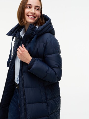 Palton de iarnă de la TOMMY HILFIGER pe albastru