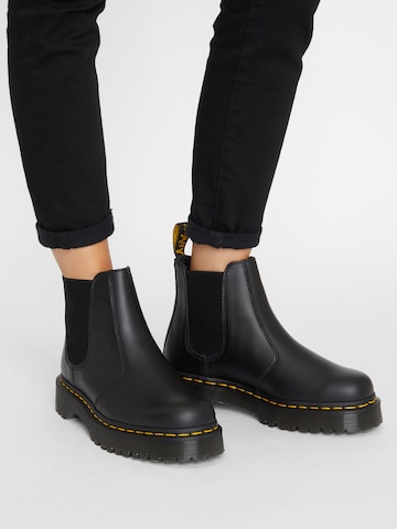 Ghete chelsea 'Bex' de la Dr. Martens pe negru: față