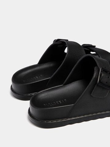 Pull&Bear Pantolette in Schwarz