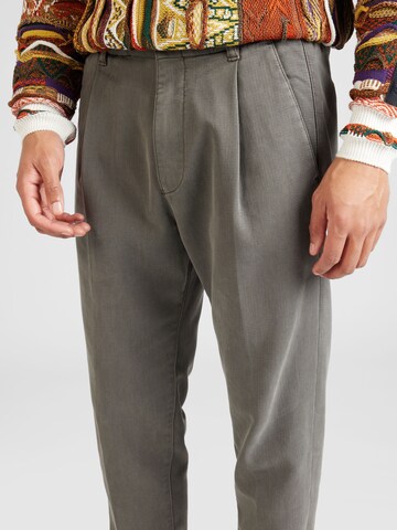 DRYKORN Regular Pleat-front trousers 'Chasy' in Grey