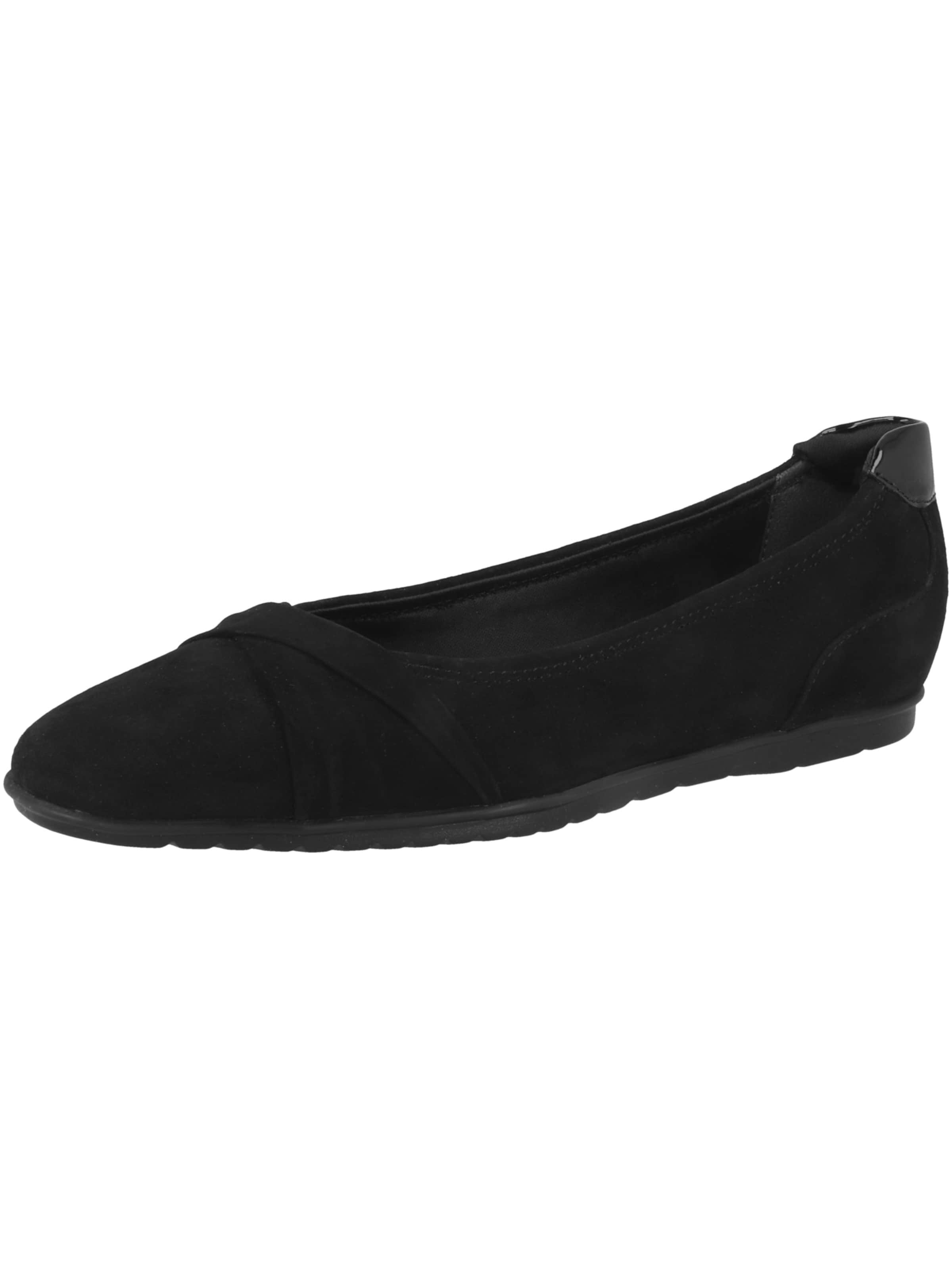 TAMARIS Ballerina in Zwart ABOUT YOU
