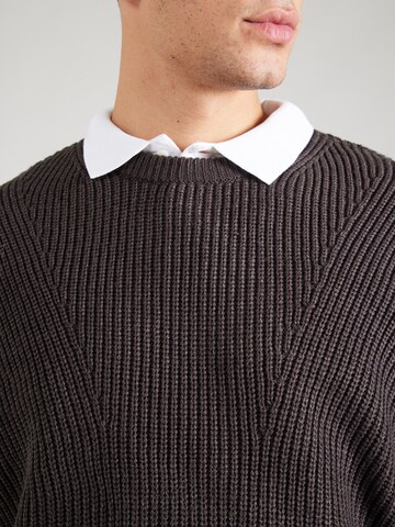 Redefined Rebel Pullover in Grau