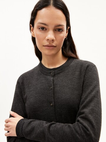 Cardigan ' OPHALIAA MERINO ' ARMEDANGELS en gris