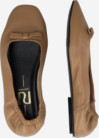 River Island Ballerina in Braun