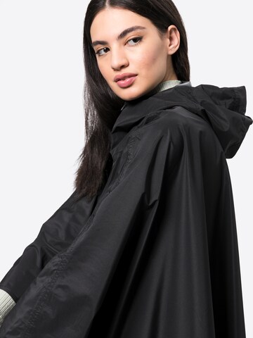 OOF WEAR Between-Seasons Coat in Black