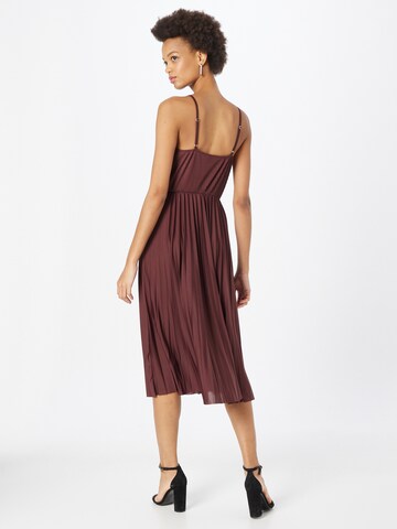 Robe 'Claire' ABOUT YOU en marron