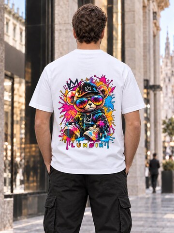 LUNØIR Studio Póló 'Tropical Riot – Sunset Teddy' - fehér