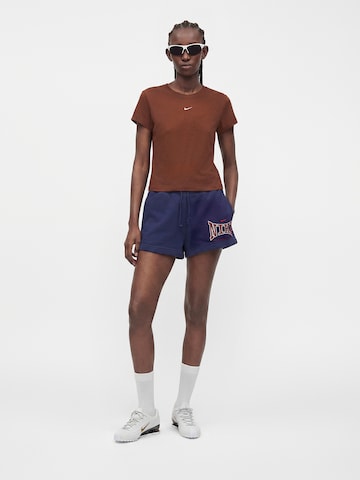 Nike Sportswear Tričko 'CHLL' – hnědá