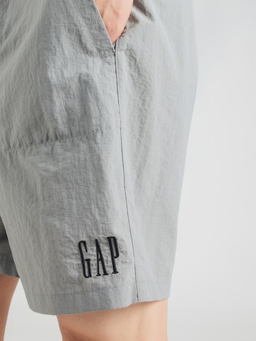 GAP regular Παντελόνι σε γκρι