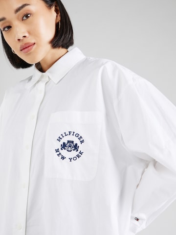 Chemisier 'VARSITY' TOMMY HILFIGER en blanc