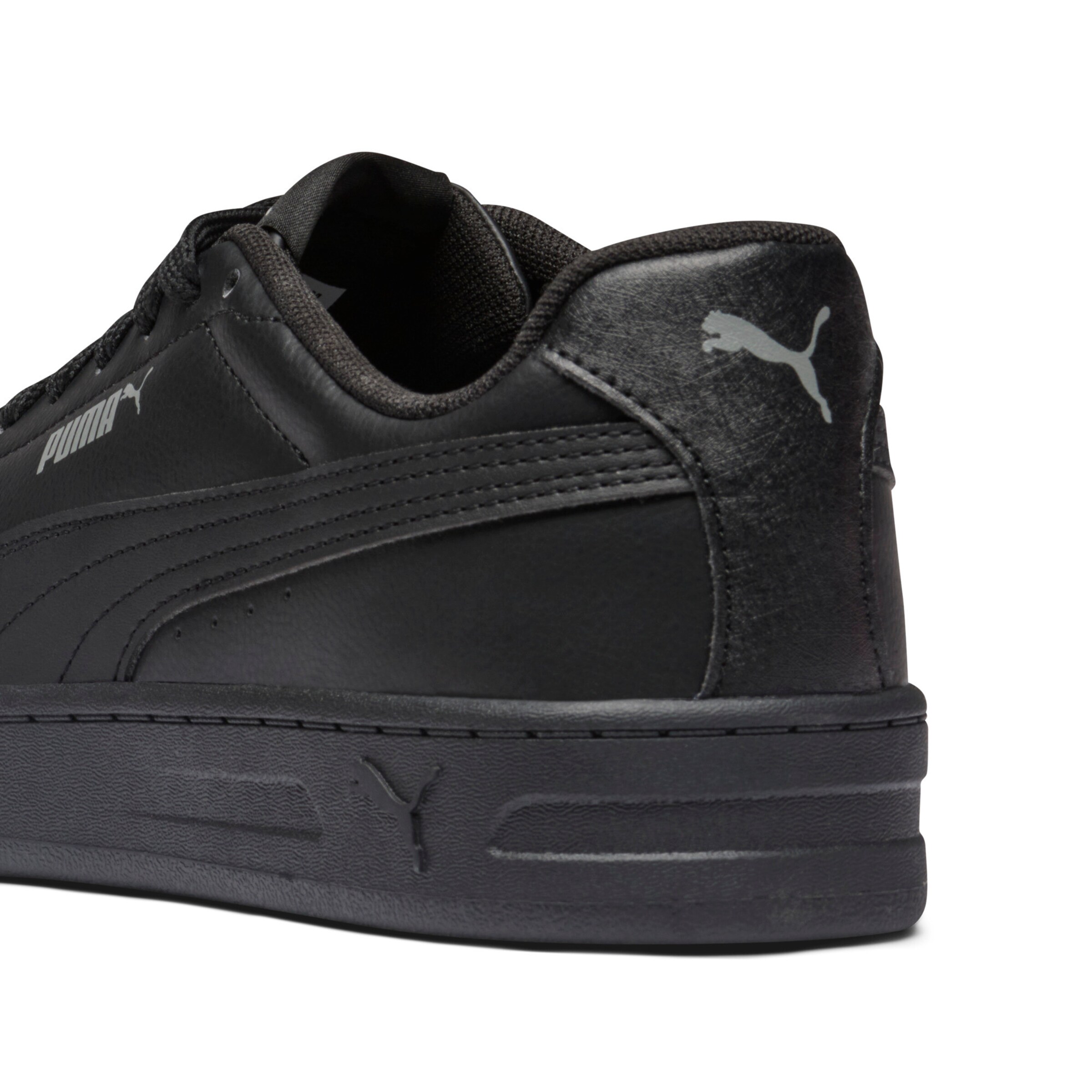 PUMA Sneakers in Black