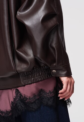 Ombre Tussenjas in Bruin